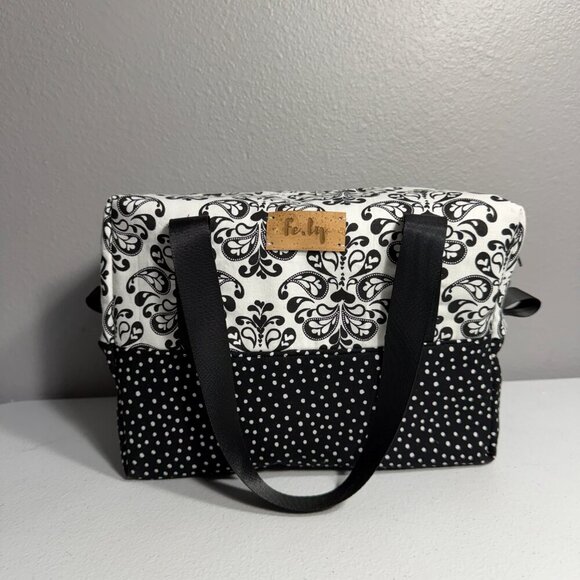 Luxe Handmade Insulated Lunch Bag - Black & White Chic Edition - Picture 4 of 5